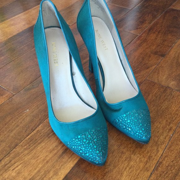 Nine West size 7.5 green heels - Picture 6 of 7